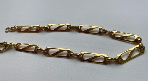 24ct yellow gold plated square - 24ct,