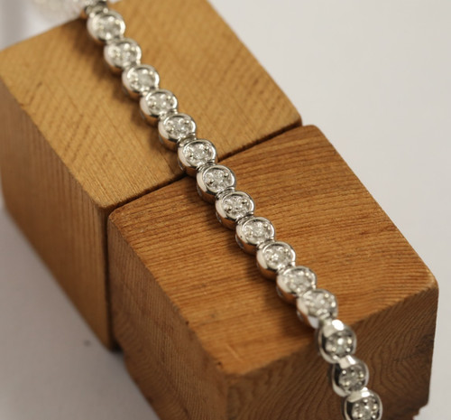 9ct solid white gold diamond - 9ct,