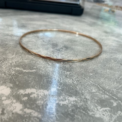 8ct gold bangle - 333,