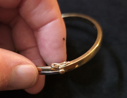 Really lovely 9ct solid - lovely,