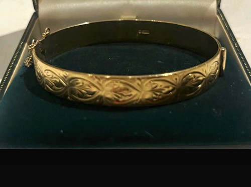 Rare vintage solid 9ct - solid, gold