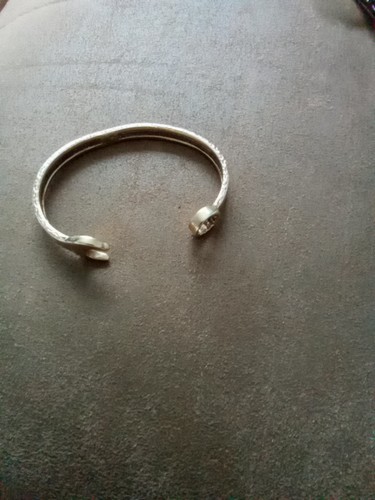 Solid 9ct gold - gold, bangle
