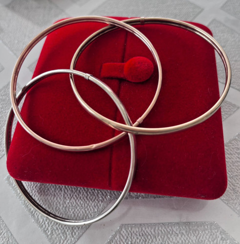 9ct solid gold - set, three