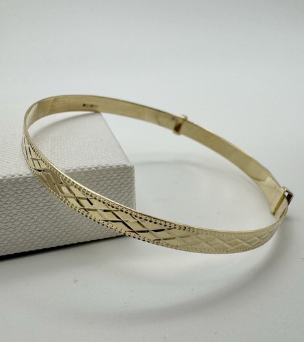 9ct solid yellow gold - solid, 4.5mm