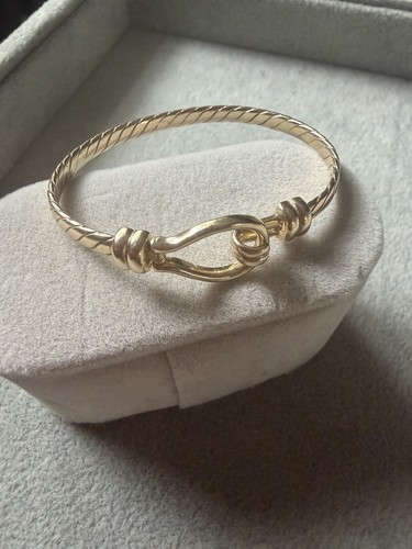 Solid 9ct yellow gold twisted - yellow,