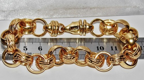 Solid 9ct yellow gold - gold, on
