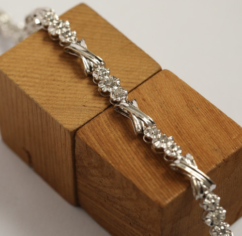 18ct solid white gold diamond - solid,