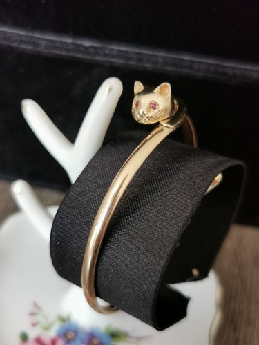 Vintage solid 9ct gold feline - 9ct,