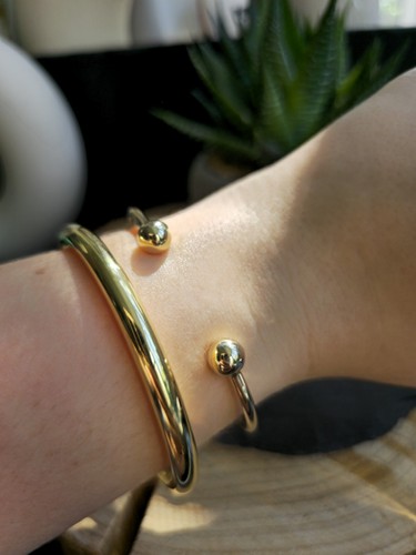 New solid 9ct yellow - new,